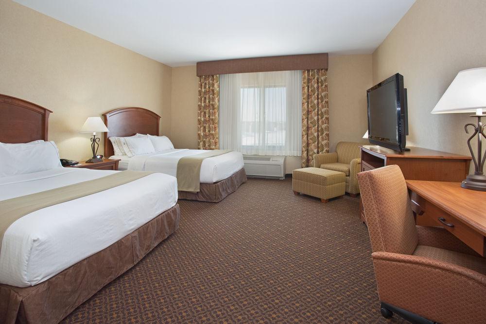 Holiday Inn Express & Suites Mitchell By Ihg Exterior photo