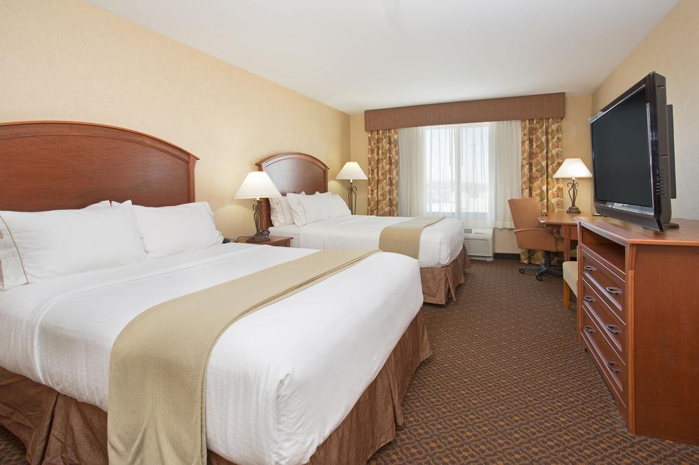 Holiday Inn Express & Suites Mitchell By Ihg Exterior photo