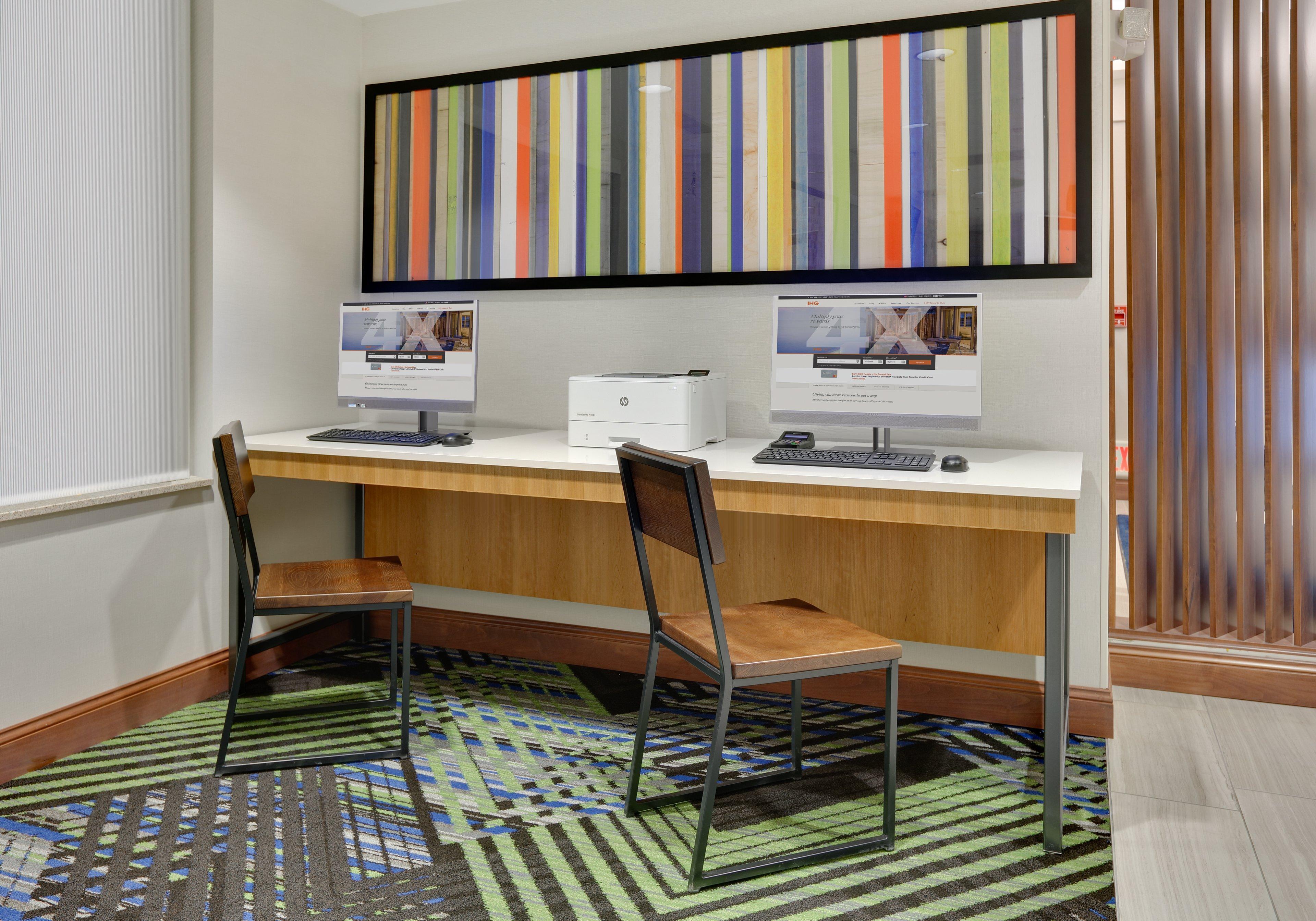 Holiday Inn Express & Suites Mitchell By Ihg Exterior photo