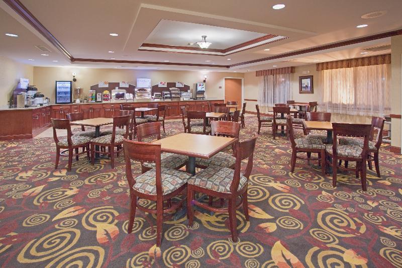 Holiday Inn Express & Suites Mitchell By Ihg Exterior photo